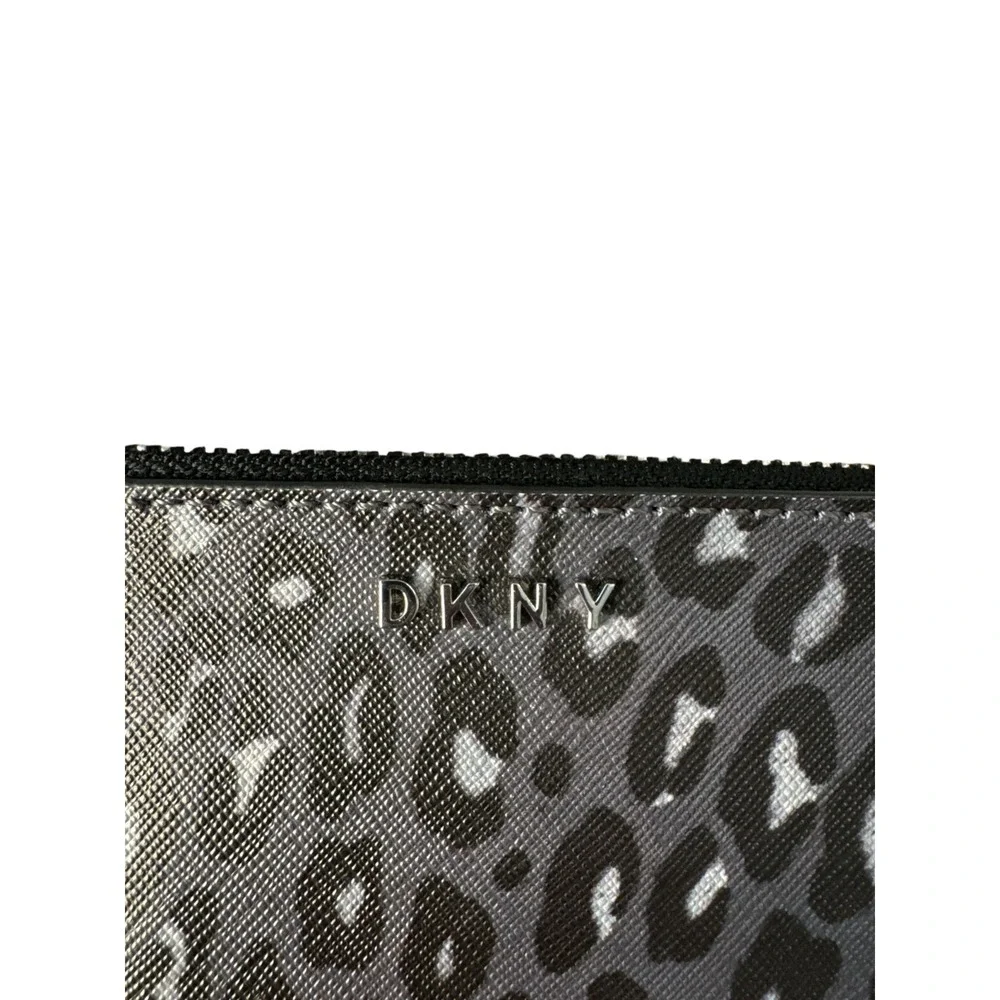 DKNY Leopard Print Wristlet Clutch Purse Bag Black Gray Zipper‎ Small Handbag